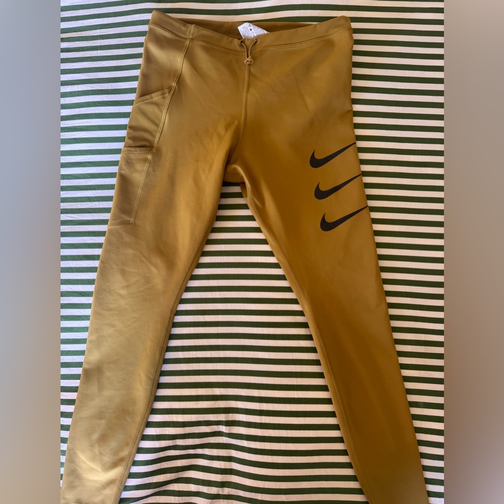 NIKE running pants for women. Fantastic pants!